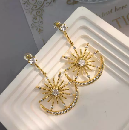UK-Star and Moon Stud Earrings-0113