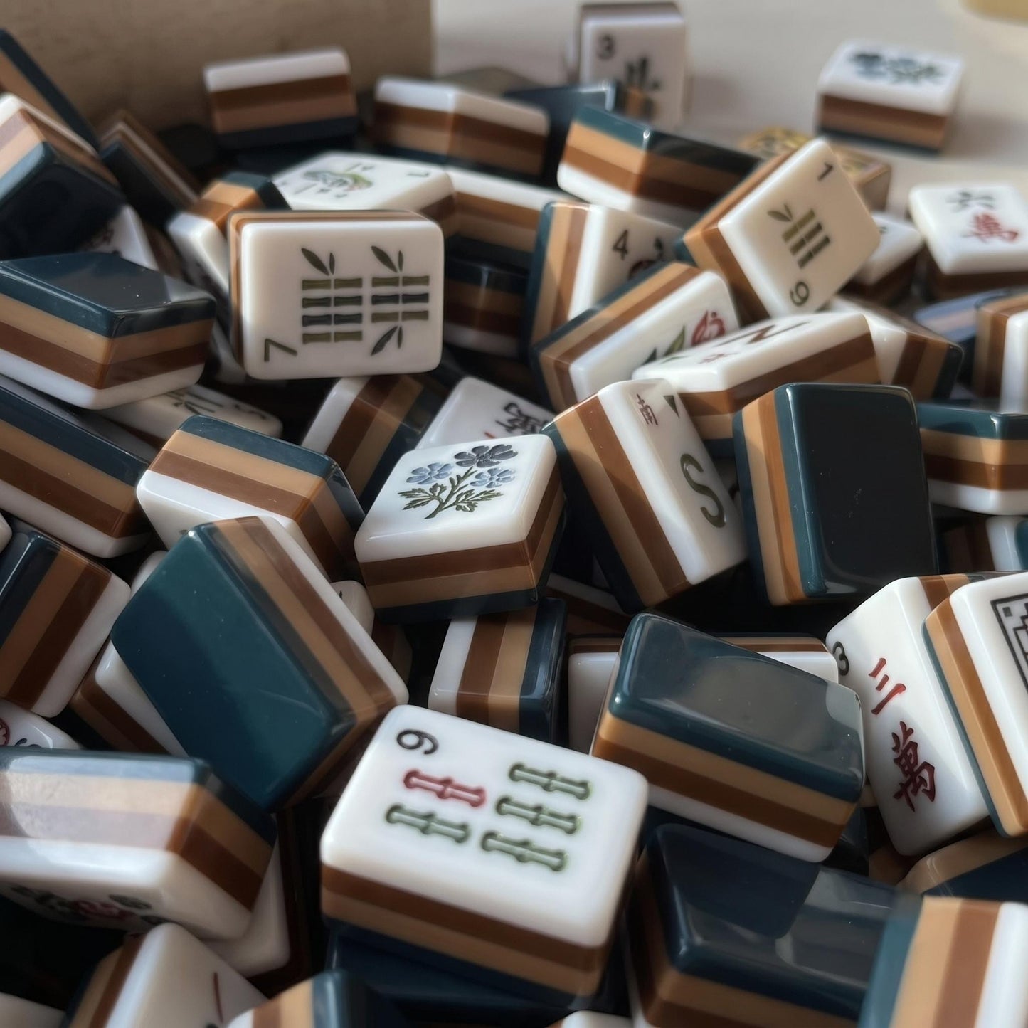 American Mahjong Set — Teal & White Striped Edges, 160 Tiles