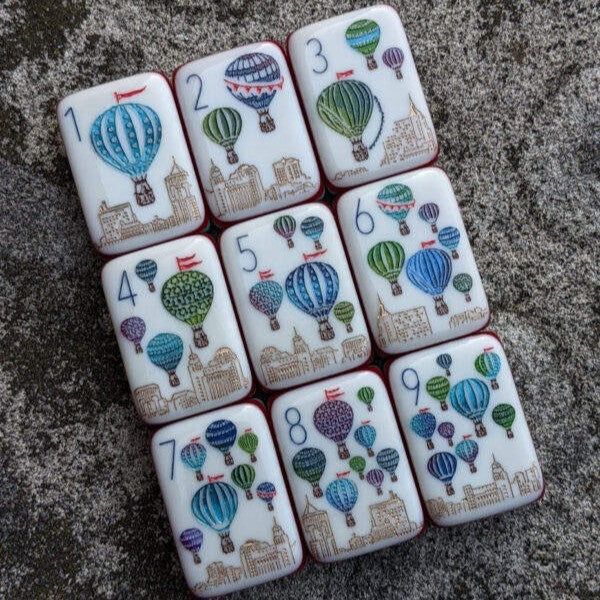 Hand-painted hot air balloon Dots suit mahjong tiles close up